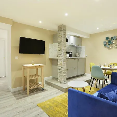 Rent A - St Honore Paris