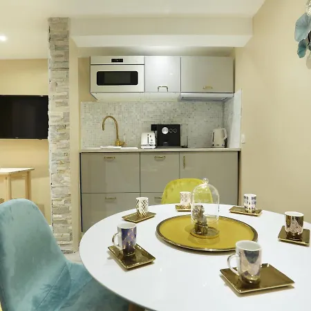 Rent A - St Honore * Paris