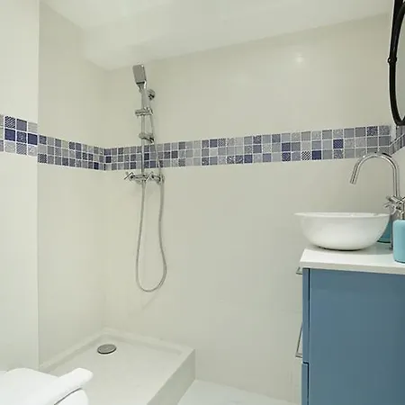 Rent A - St Honore * Paris
