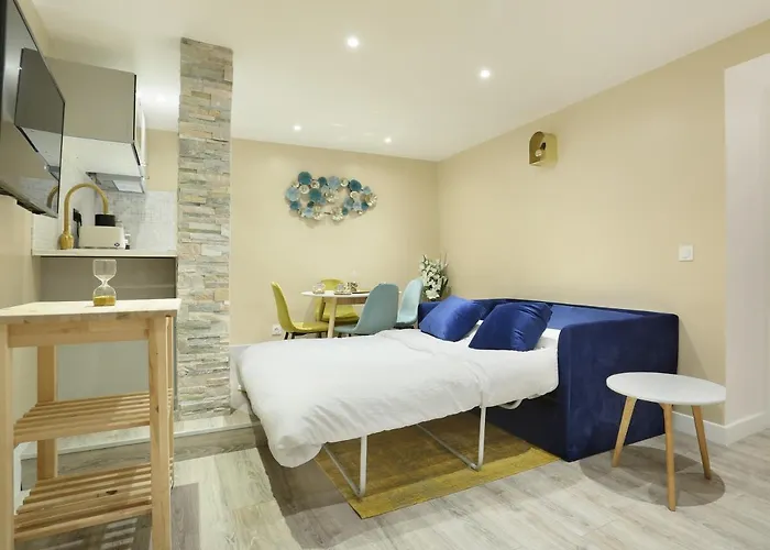 Rent A - St Honore *